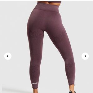 SET Gymshark Studio Berry Red Legging/Sports Bra